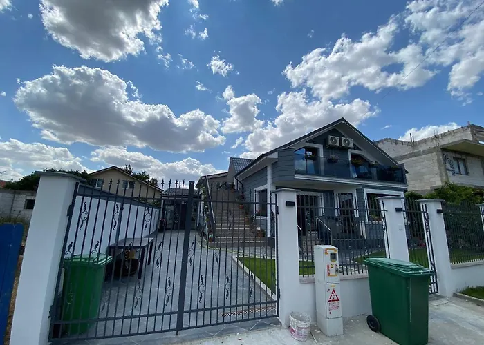 Gazde/Camere de închiriat Bela