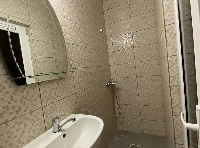 Bela Gazde/Camere de închiriat