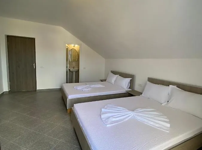 Bela Gazde/Camere de închiriat *