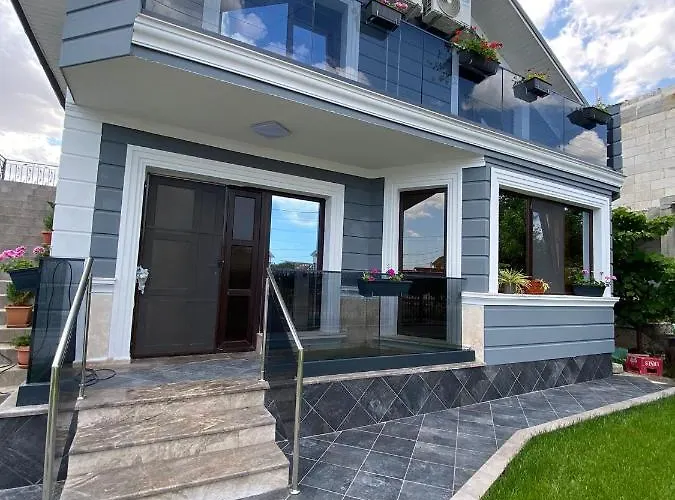 Bela Gazde/Camere de închiriat